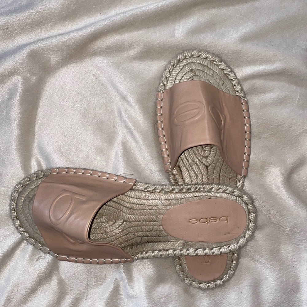 BEBE Wineva Slides. Nude top.